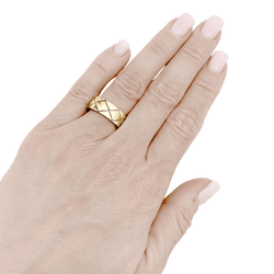 Bague CHANEL "Matelassé" en or jaune - Castafiore