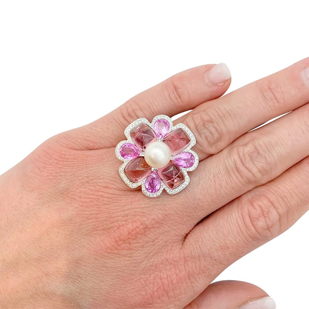 Bague CHANEL "San Marco" en or blanc, perle, saphirs roses, tourmalines roses et diamants - Castafiore