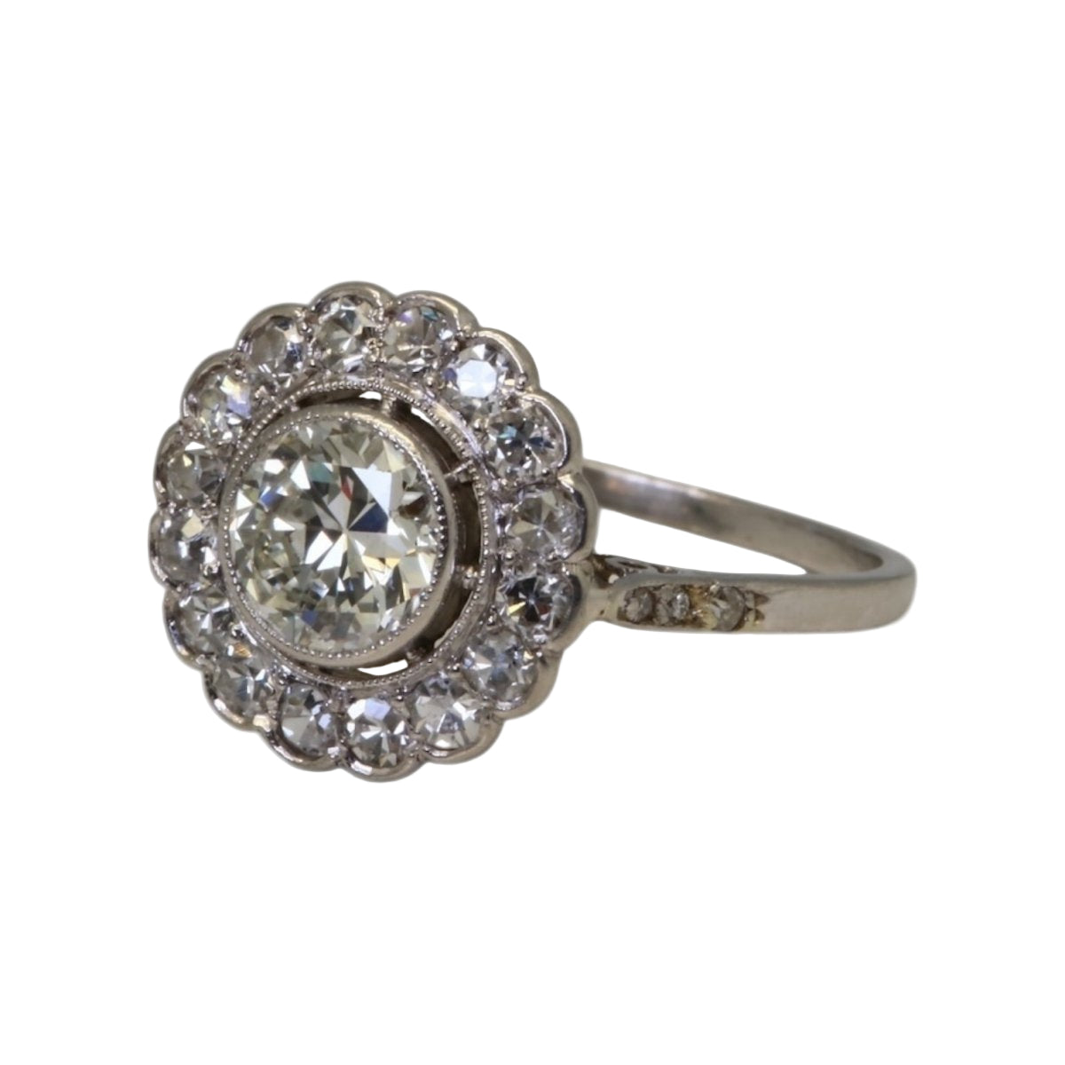 Bague Charmante en platine et diamants - Castafiore