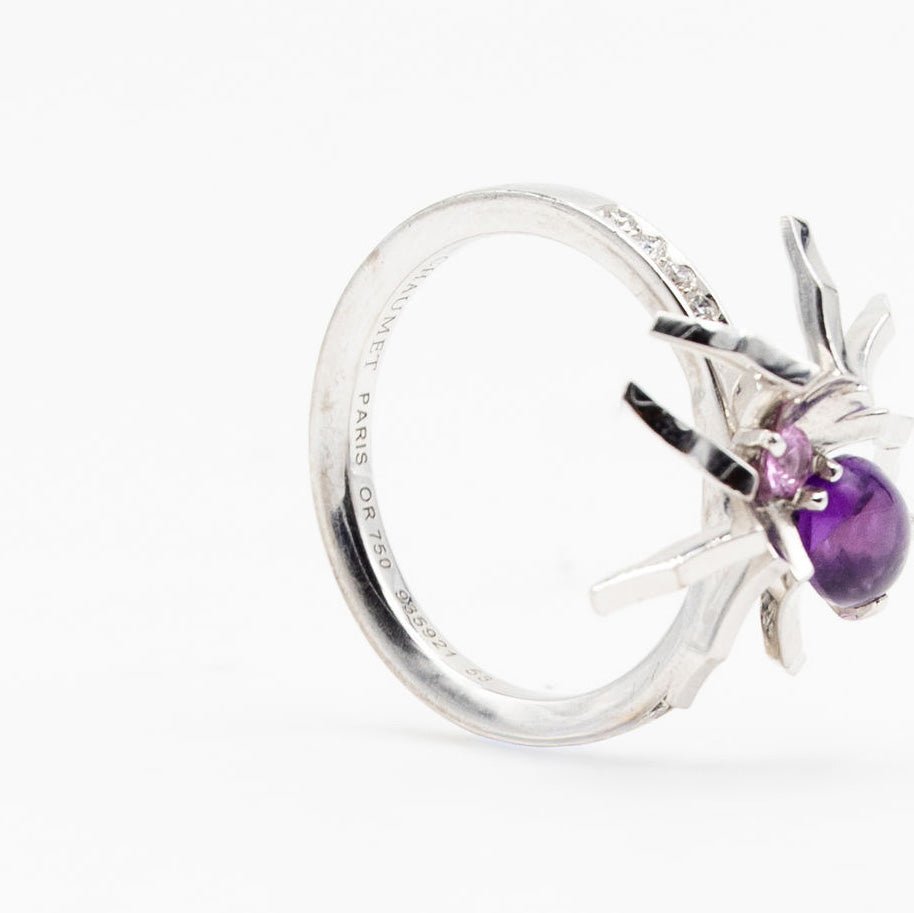 Bague CHAUMET Araignée "Attrape moi si tu m'aimes" en or blanc, améthyste, saphir rose et diamants - Castafiore