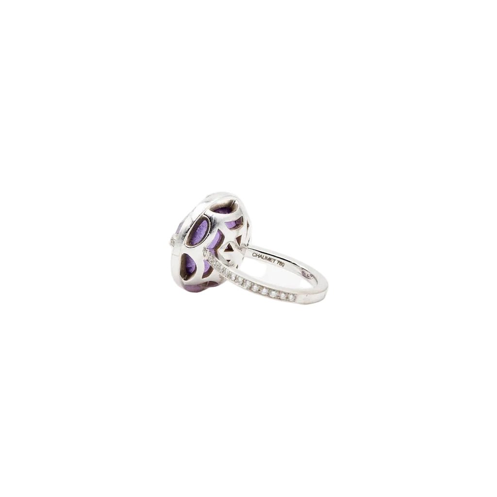 Bague CHAUMET "Attrape moi si tu m'aimes", "Galet" en or blanc, améthyste et diamants - Castafiore