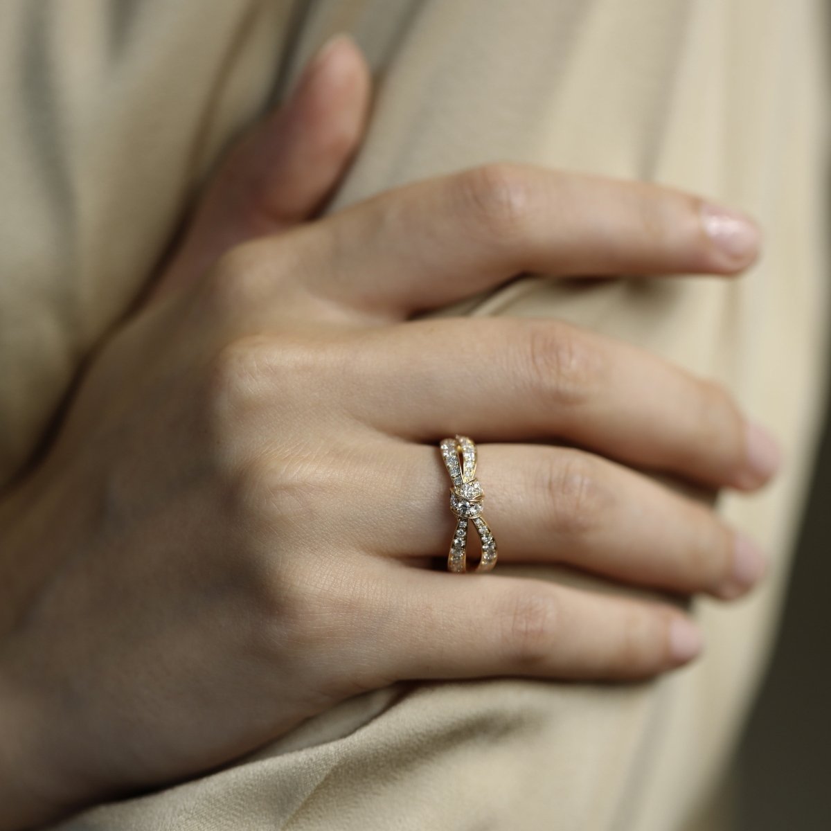 Bague Chaumet collection liens séduction vers 2016 en or rose 18 Cts et diamants. Taille 53. - Castafiore