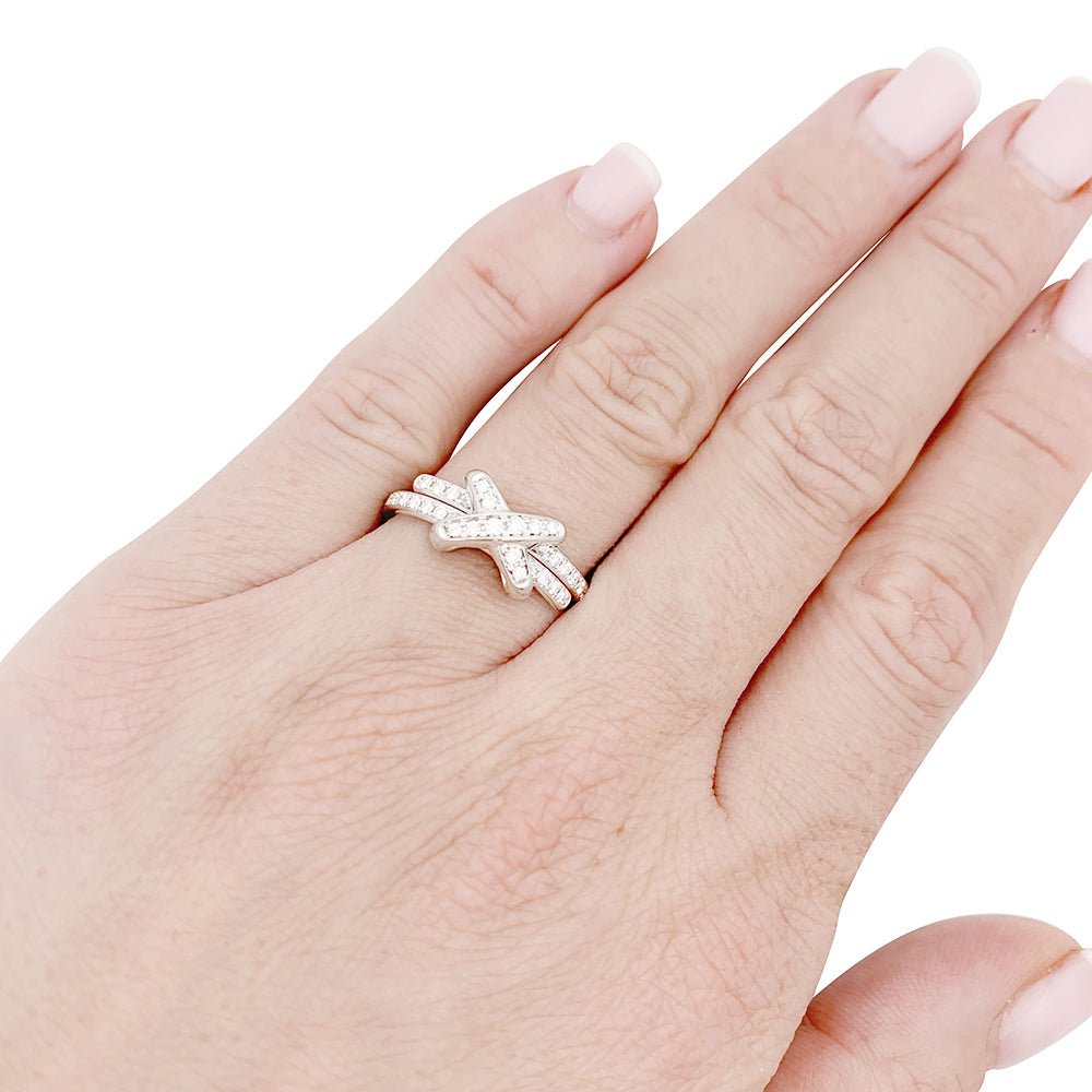 Bague Chaumet "Jeux de Liens" or blanc, diamants. - Castafiore