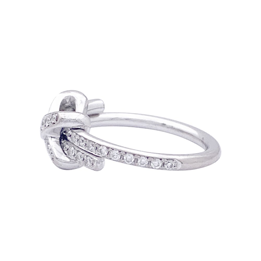 Bague Chaumet "Jeux de Liens" or blanc, diamants. - Castafiore