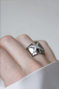 Bague Chaumet Liens croisés XL or blanc diamants - Castafiore