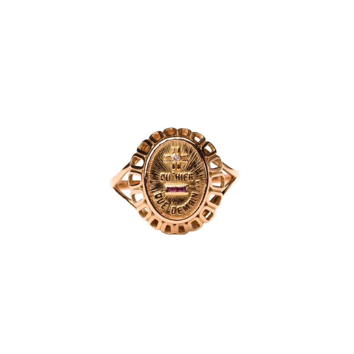 Bague Chevalière AUGIS en or jaune, rubis et diamant - Castafiore