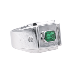 Bague Chevalière en or blanc, émeraude et diamants - Castafiore