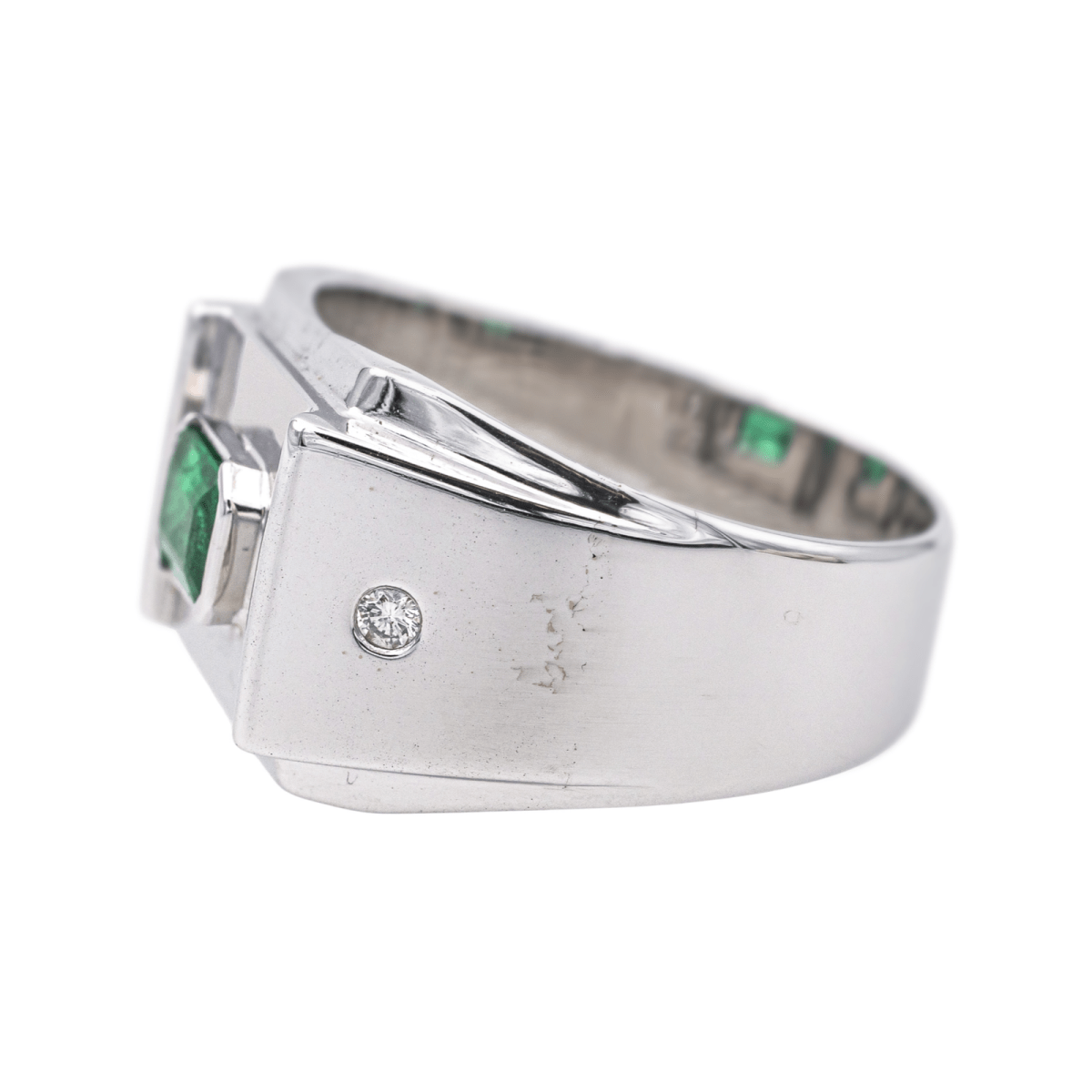 Bague Chevalière en or blanc, émeraude et diamants - Castafiore