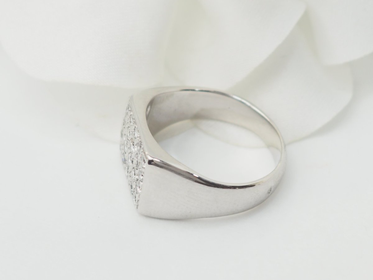Bague chevalière en or blanc et diamants - Castafiore
