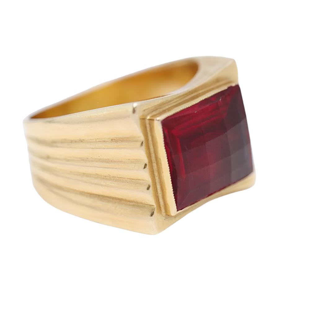 Bague Chevalière en or et rubis synthétique - Castafiore