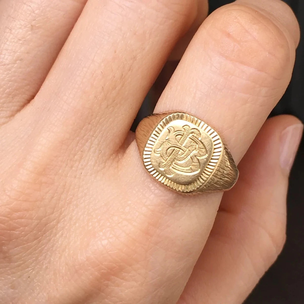 Bague Chevalière en or jaune - Castafiore
