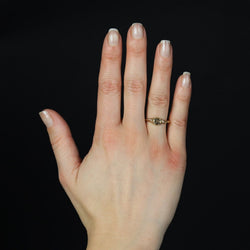 Antique signet ring yellow gold chiseled