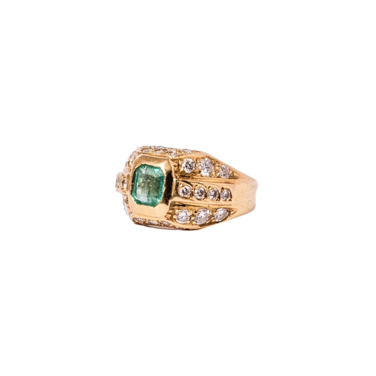 Bague Chevalière en or jaune, émeraude et diamants - Castafiore