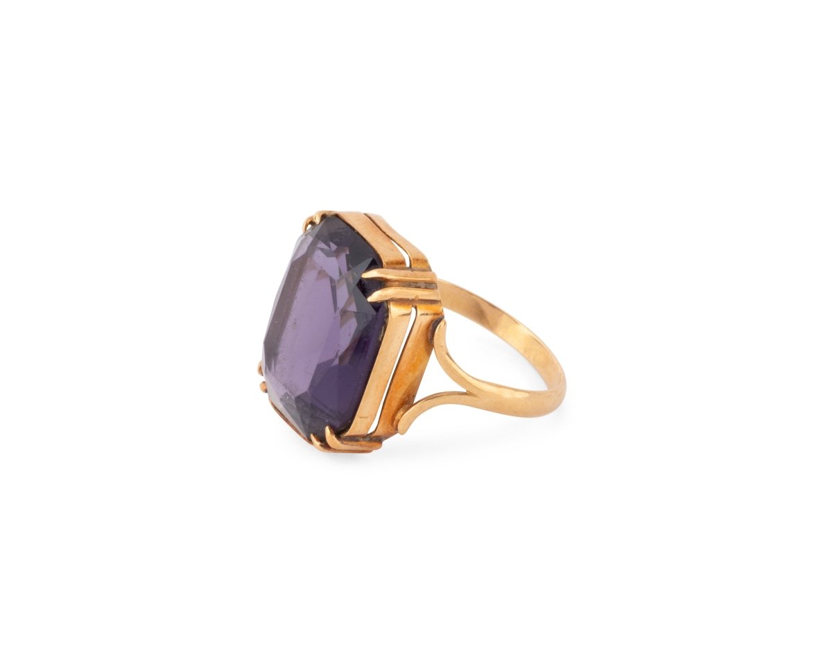 Bague Chevalière en or jaune et améthyste - Castafiore