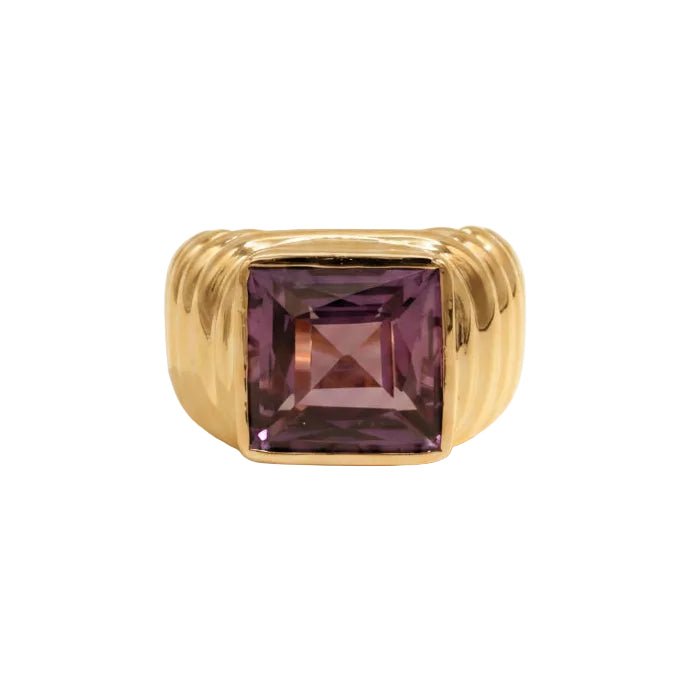 Bague Chevalière en or jaune et améthyste - Castafiore