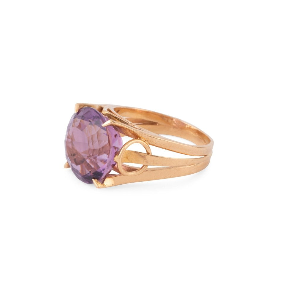 Bague Chevalière en or jaune et améthyste