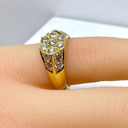 Bague Chevalière en or jaune et diamants - Castafiore