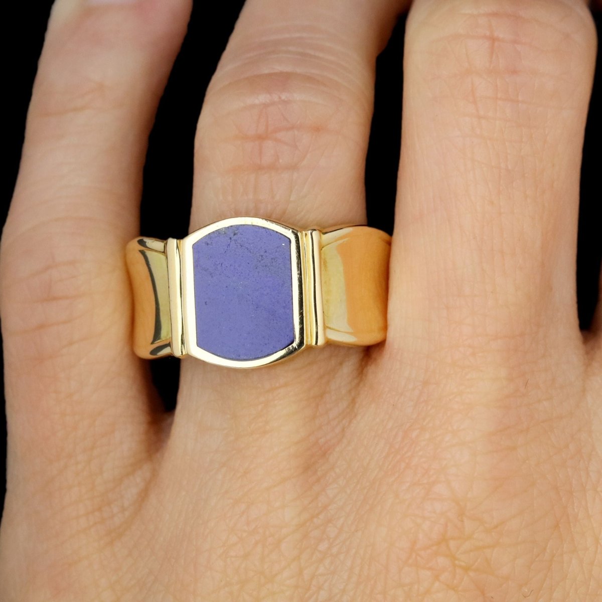 Bague chevalière en or jaune et lapis lazuli - Castafiore