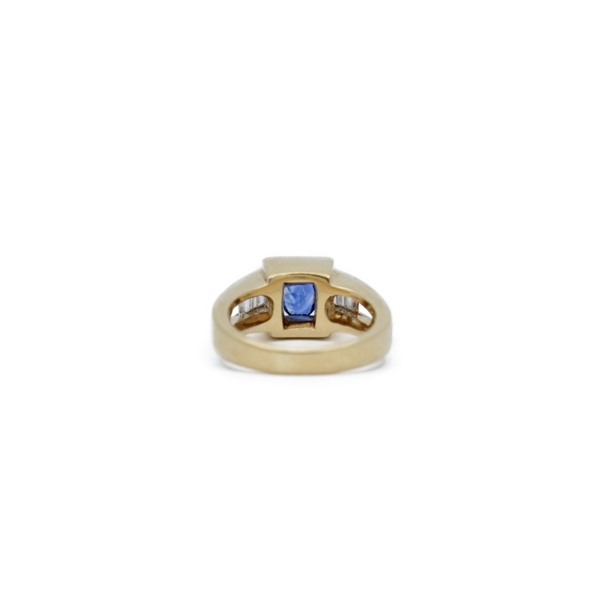 Bague Chevalière en or jaune, saphir et diamants - Castafiore