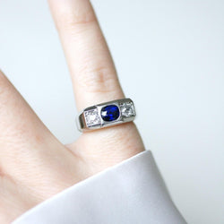 Bague Chevalière en platine, saphir, et diamants - Castafiore