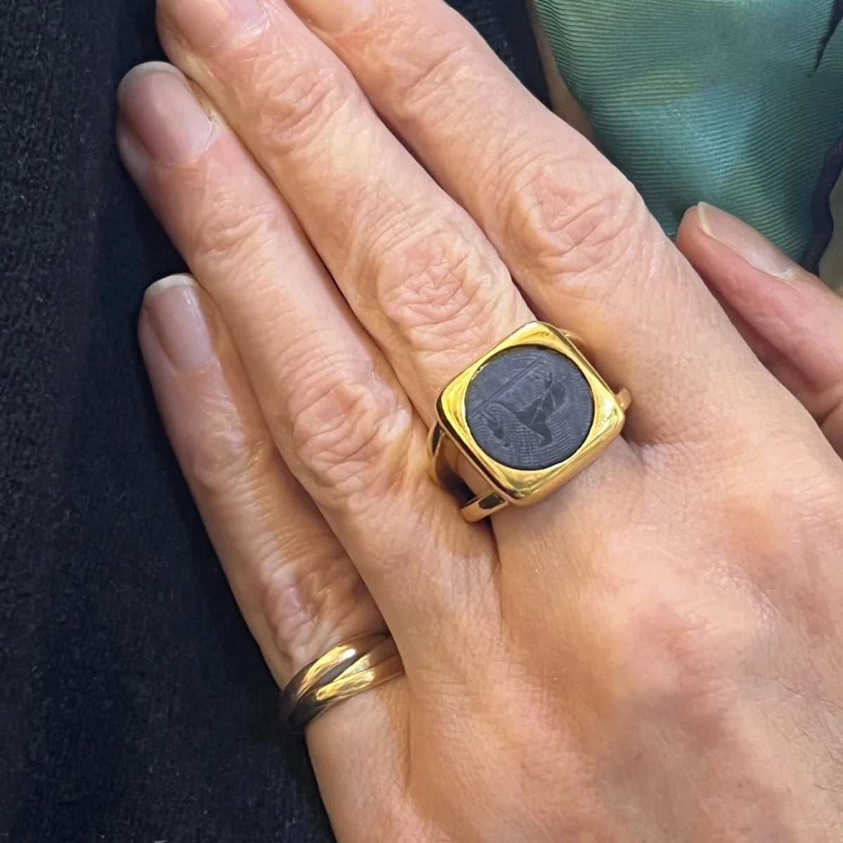 Bague Chevalière HERMÈS en métal doré - Castafiore