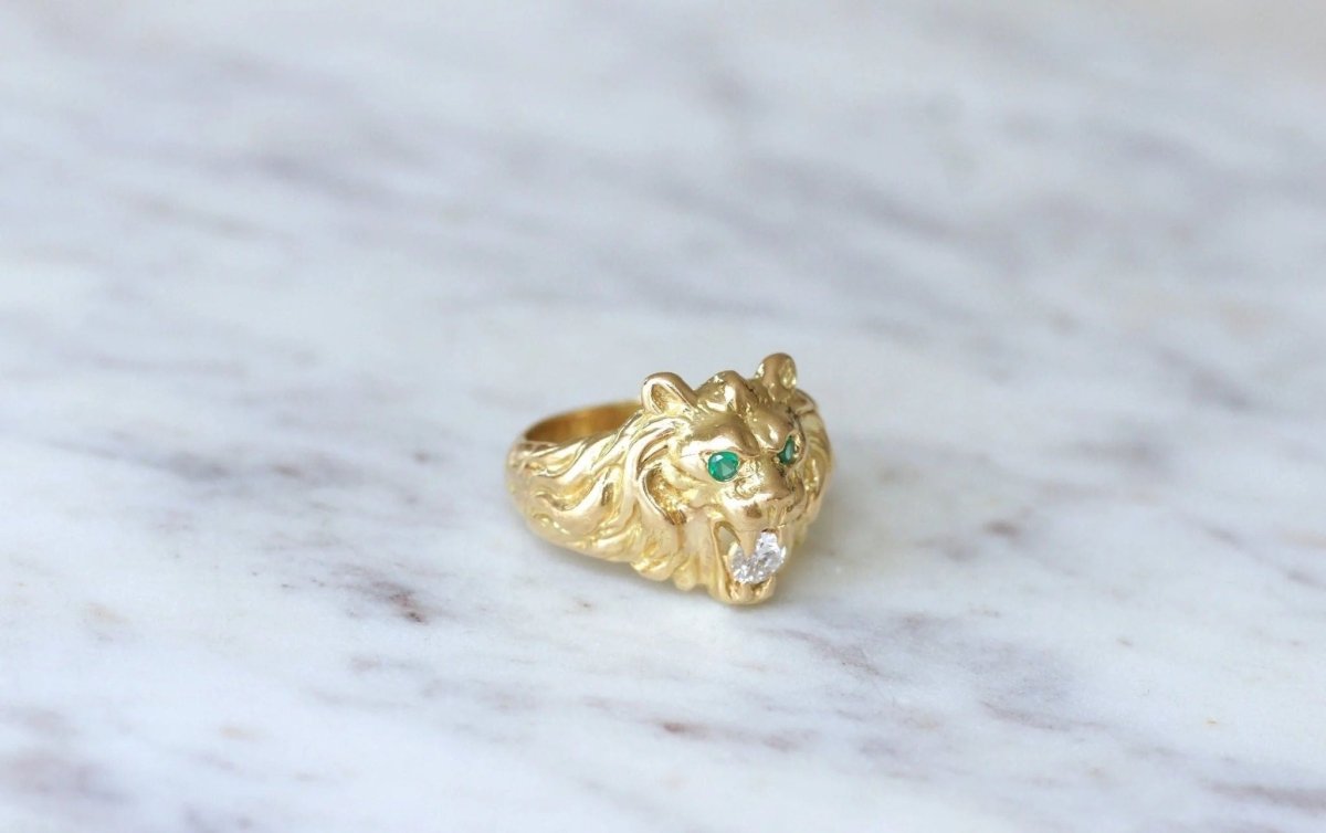 Bague chevalière Lion or jaune et diamant - Castafiore