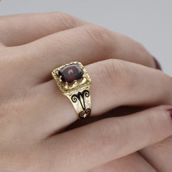 Bague chevalière Napoléon III en or jaune 18K avec émail et grenat – Taille 54 - Castafiore