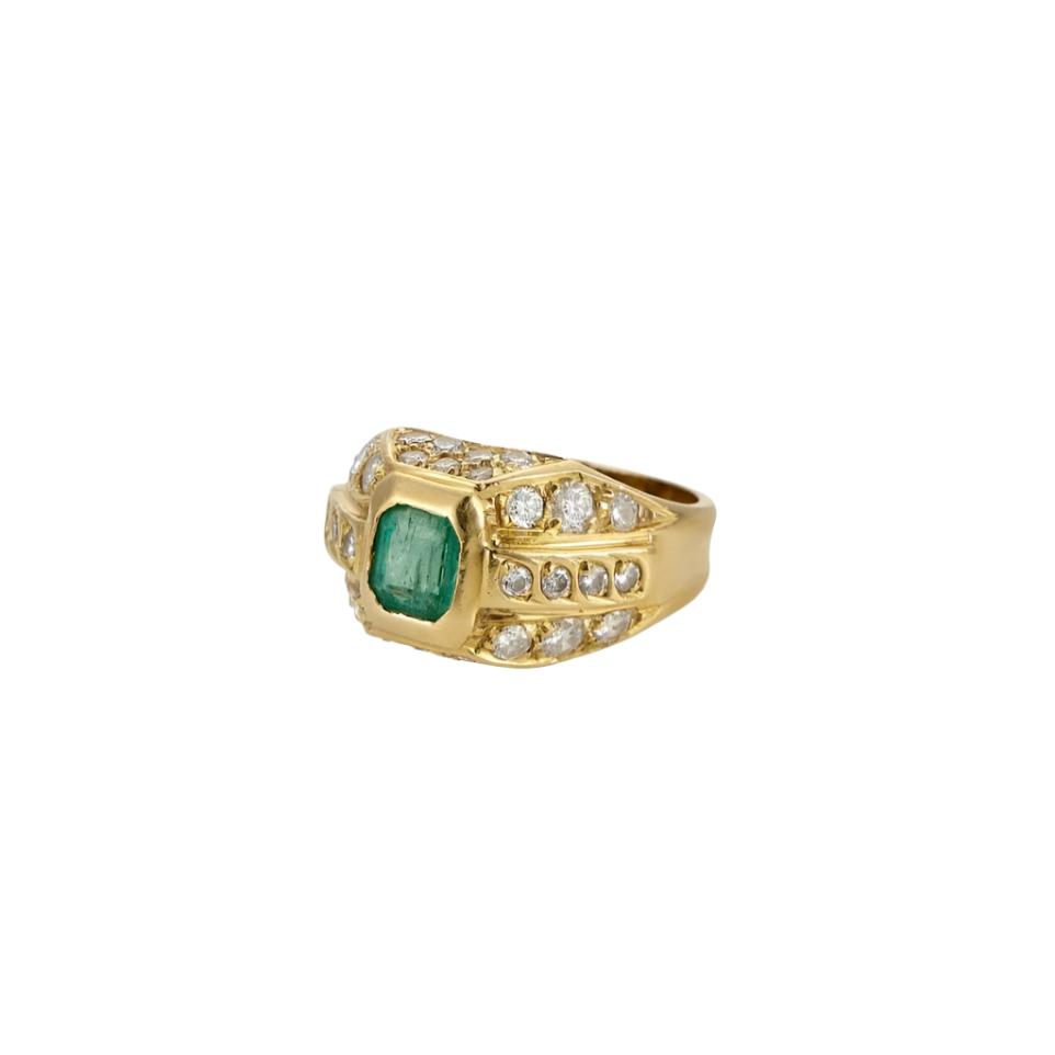 Bague Chevalière or jaune, émeraude et diamants - Castafiore