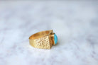 Bague chevalière or martelé et turquoise - Castafiore