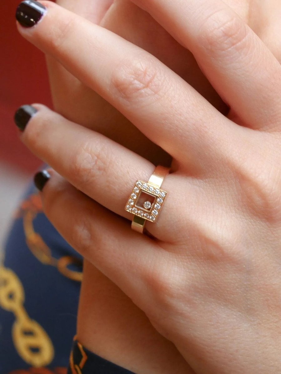 Bague Chopard Happy Diamonds carré en or et diamants - Castafiore