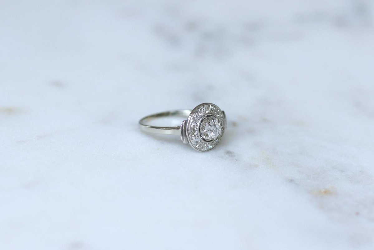 Bague Cible Art Déco Diamants 0,75 Ct sur Or blanc et Platine - Castafiore