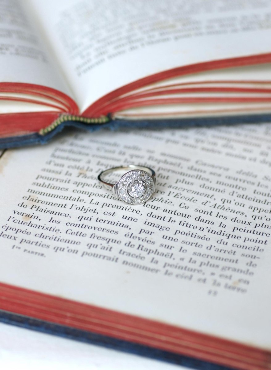 Bague Cible Art Déco Diamants 0,75 Ct sur Or blanc et Platine - Castafiore
