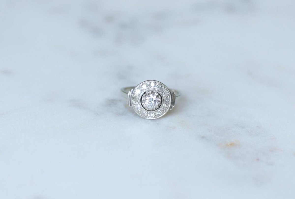 Bague Cible Art Déco Diamants 0,75 Ct sur Or blanc et Platine - Castafiore
