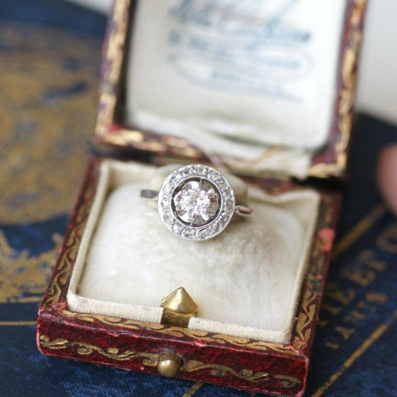 Bague Cible Art Deco Diamants sur Platine et Or blanc - Castafiore