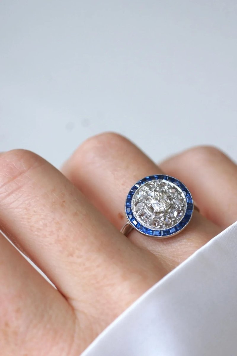 Bague Cible Art Deco Saphirs et Diamants - Castafiore