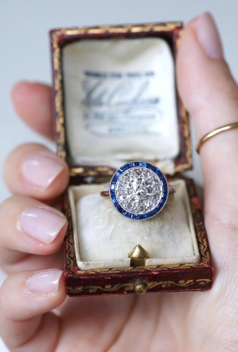 Bague Cible Art Deco Saphirs et Diamants - Castafiore