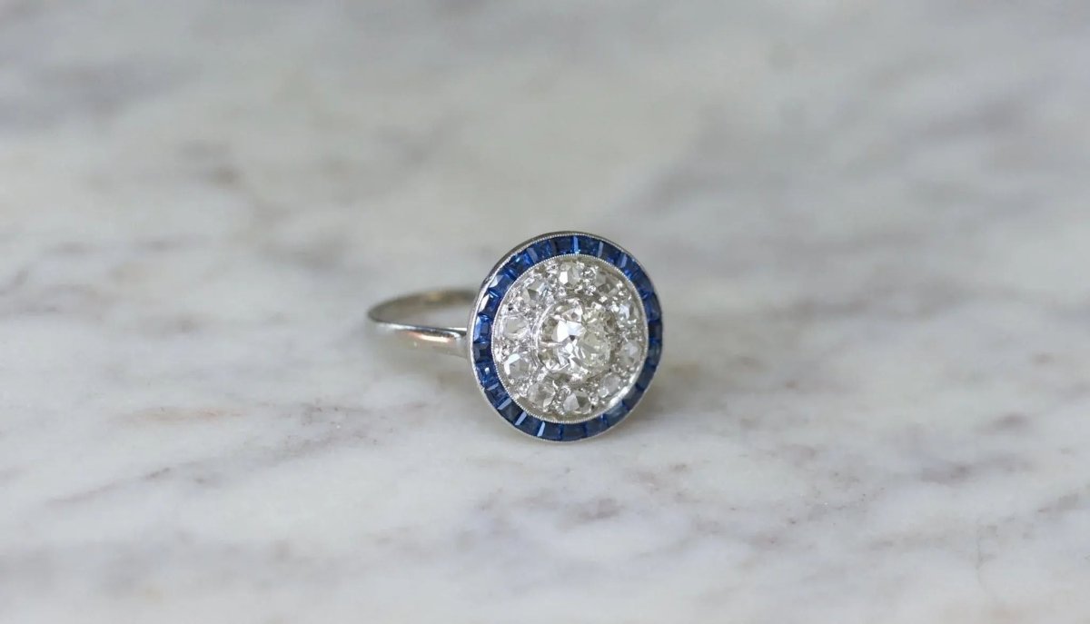 Bague Cible Art Deco Saphirs et Diamants - Castafiore