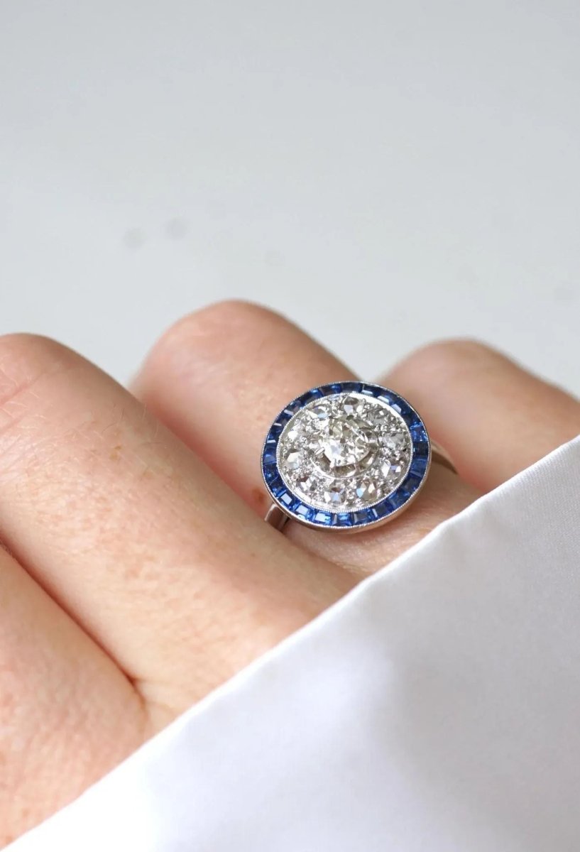 Bague Cible Art Deco Saphirs et Diamants - Castafiore