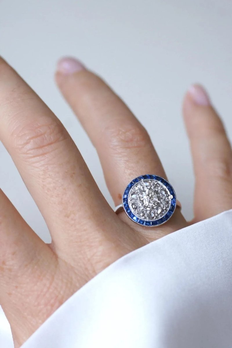 Bague Cible Art Deco Saphirs et Diamants - Castafiore