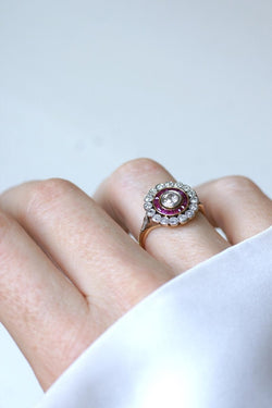 Bague Cible Belle Epoque Diamants et Rubis Calibrés - Castafiore