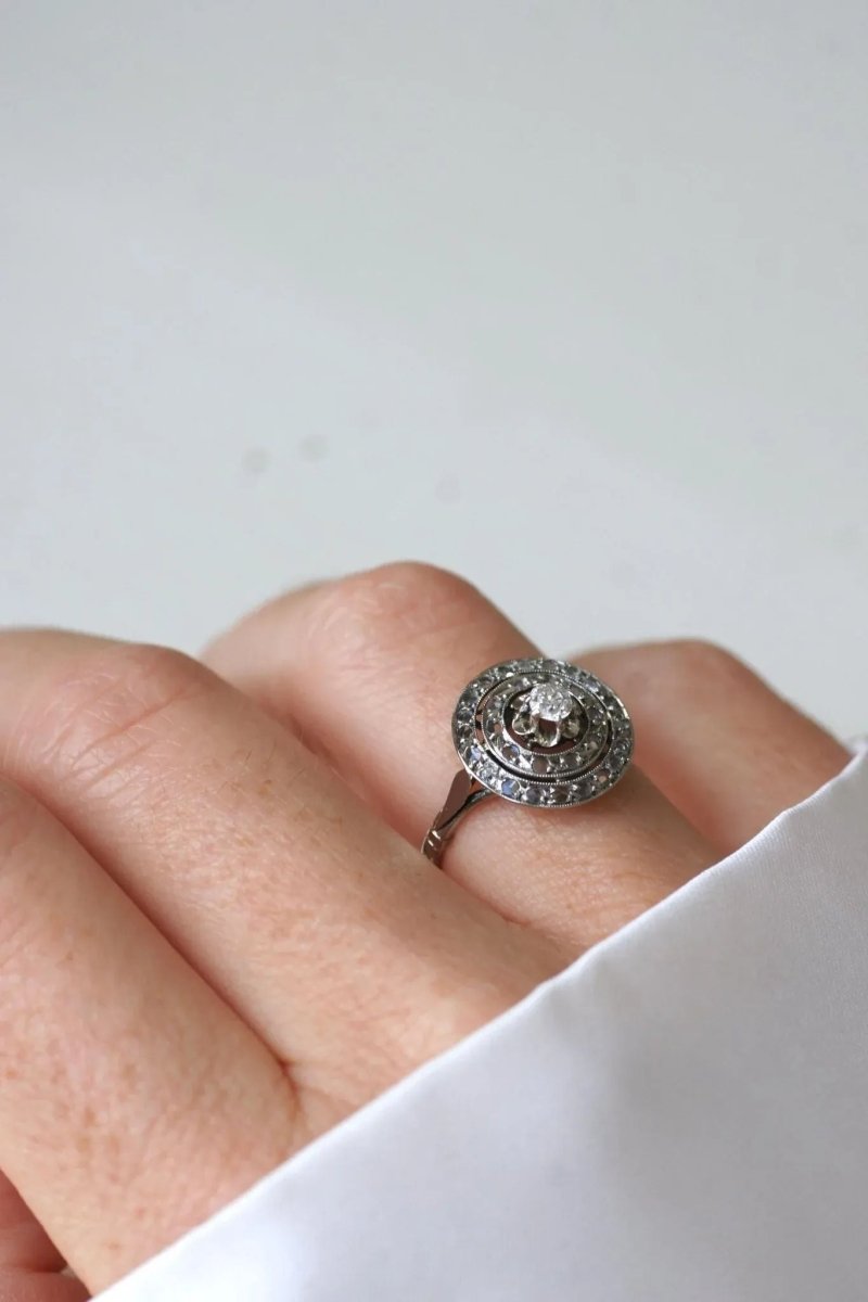 Bague Cible Ronde Art Déco Diamants - Castafiore