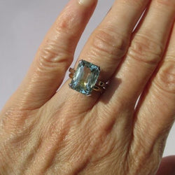 Bague Cocktail Aigue - marine rectangulaire 7 carats Platine - Castafiore