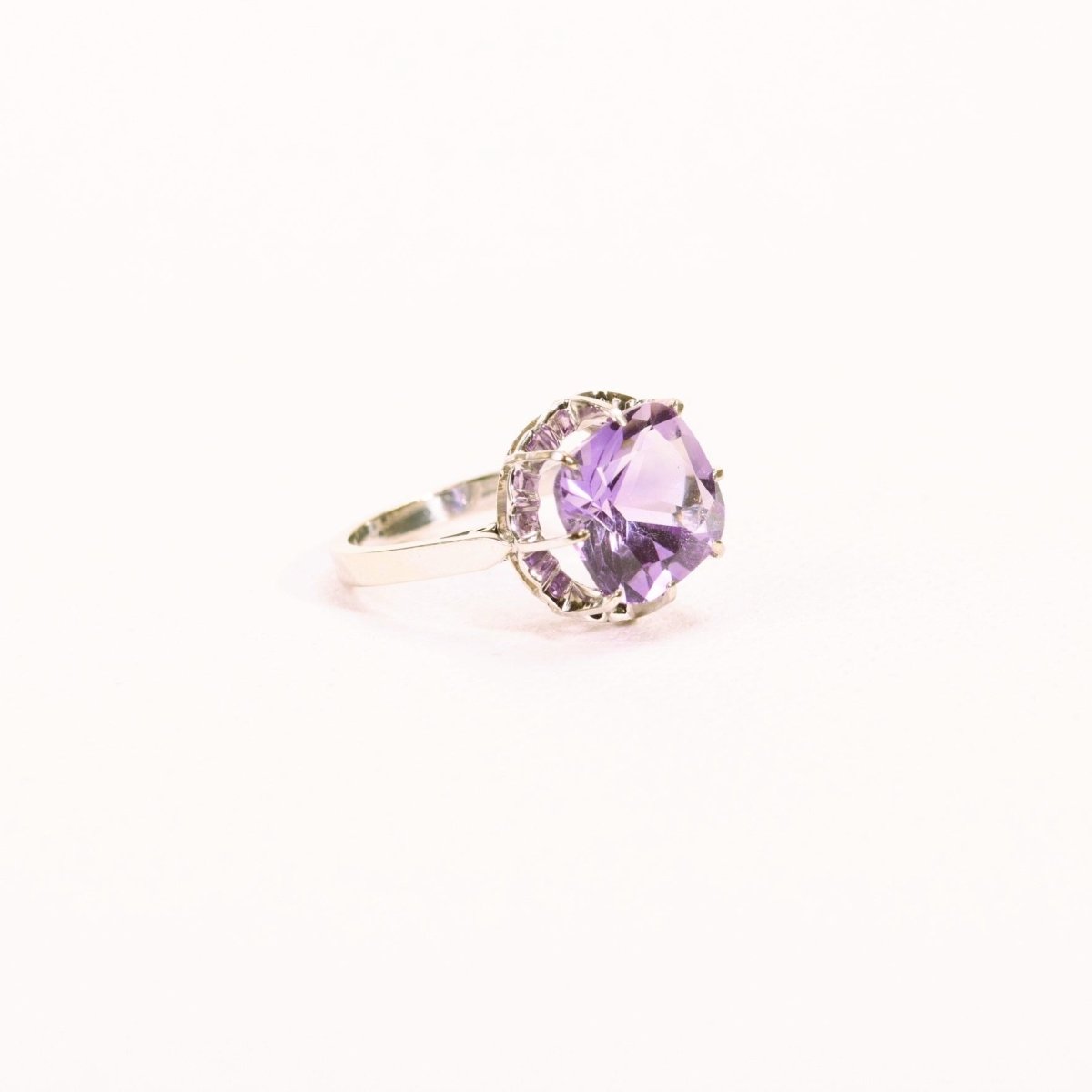 Bague cocktail améthyste en or blanc - Castafiore