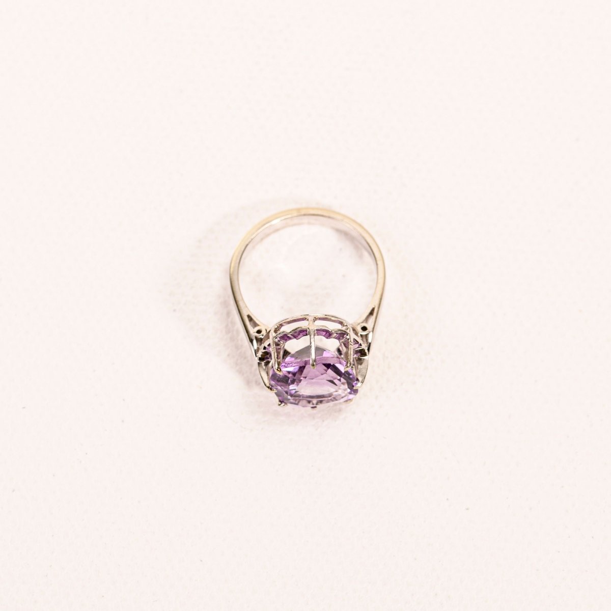 Bague cocktail améthyste en or blanc - Castafiore