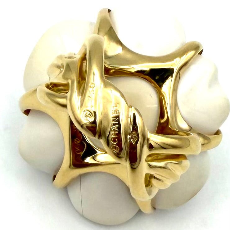 Bague Cocktail CHANEL "Camélia" en or jaune et agate - Castafiore