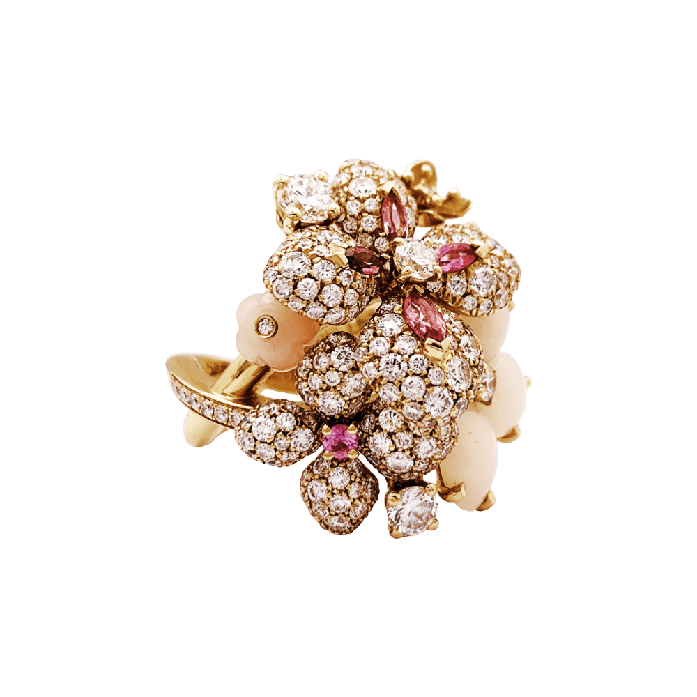 Bague Cocktail CHAUMET "Aube de Rosée" en or rose, opales, saphir, tourmalines et diamants - Castafiore