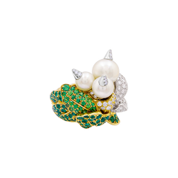 Bague Cocktail DIOR "Jardins de Milly-la-Forêt” en blanc, or jaune, émeraudes, tsavorites, perles et diamants - Castafiore