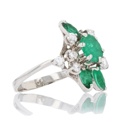 Bague Cocktail en or blanc, émeraudes et diamants - Castafiore