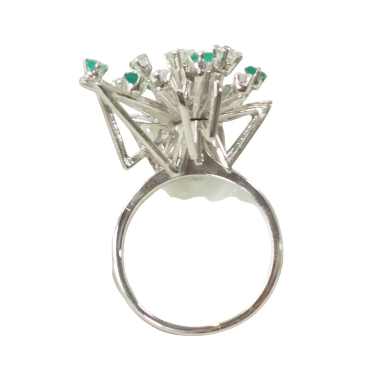 Bague Cocktail en or blanc, émeraudes et diamants - Castafiore