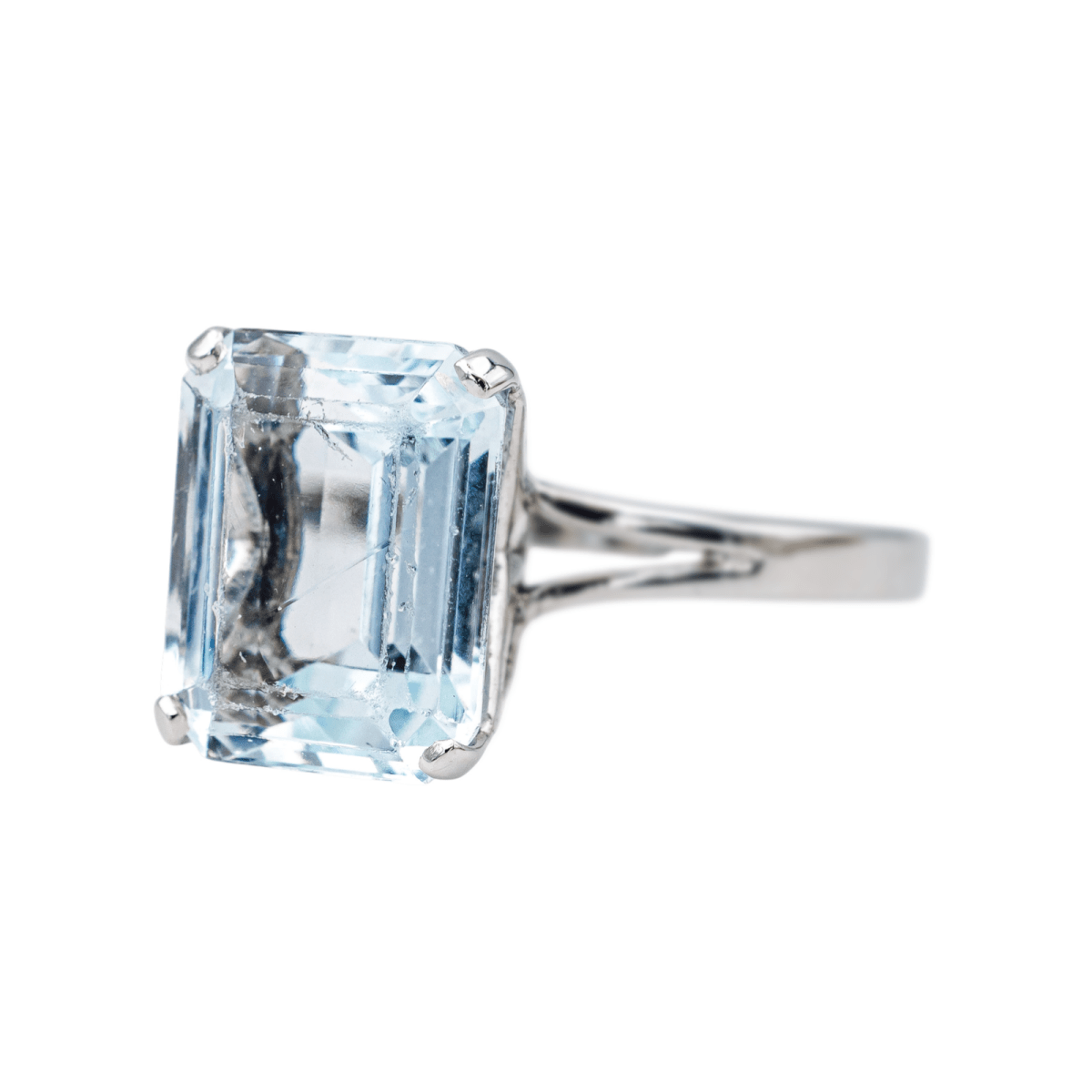 Bague Cocktail en or blanc et aigue - marine - Castafiore